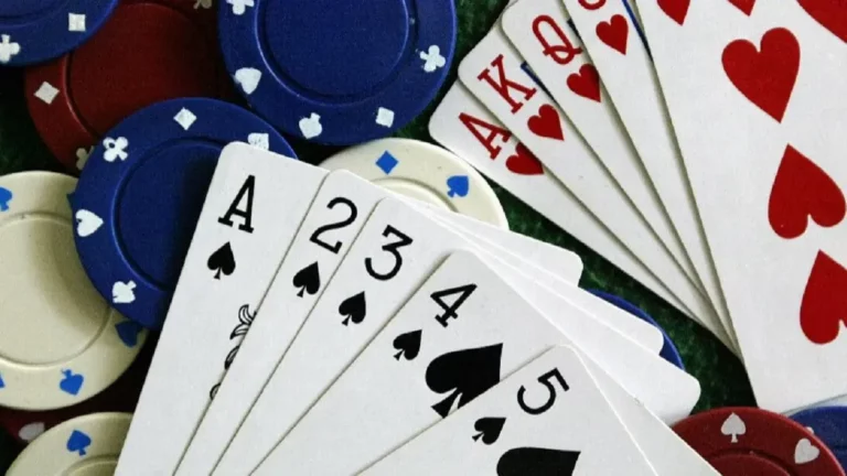 Kartu Poker telah menyaksikan lonjakan popularitas permainan online di Indonesia dan di seluruh dunia yang mengikuti erkembangan teknologi.
